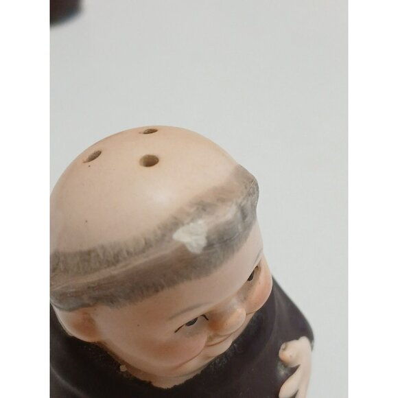 Vintage Goebel Cardinal Friar Tuck Monk Salt and Pepper Shakers - Picture 10 of 13